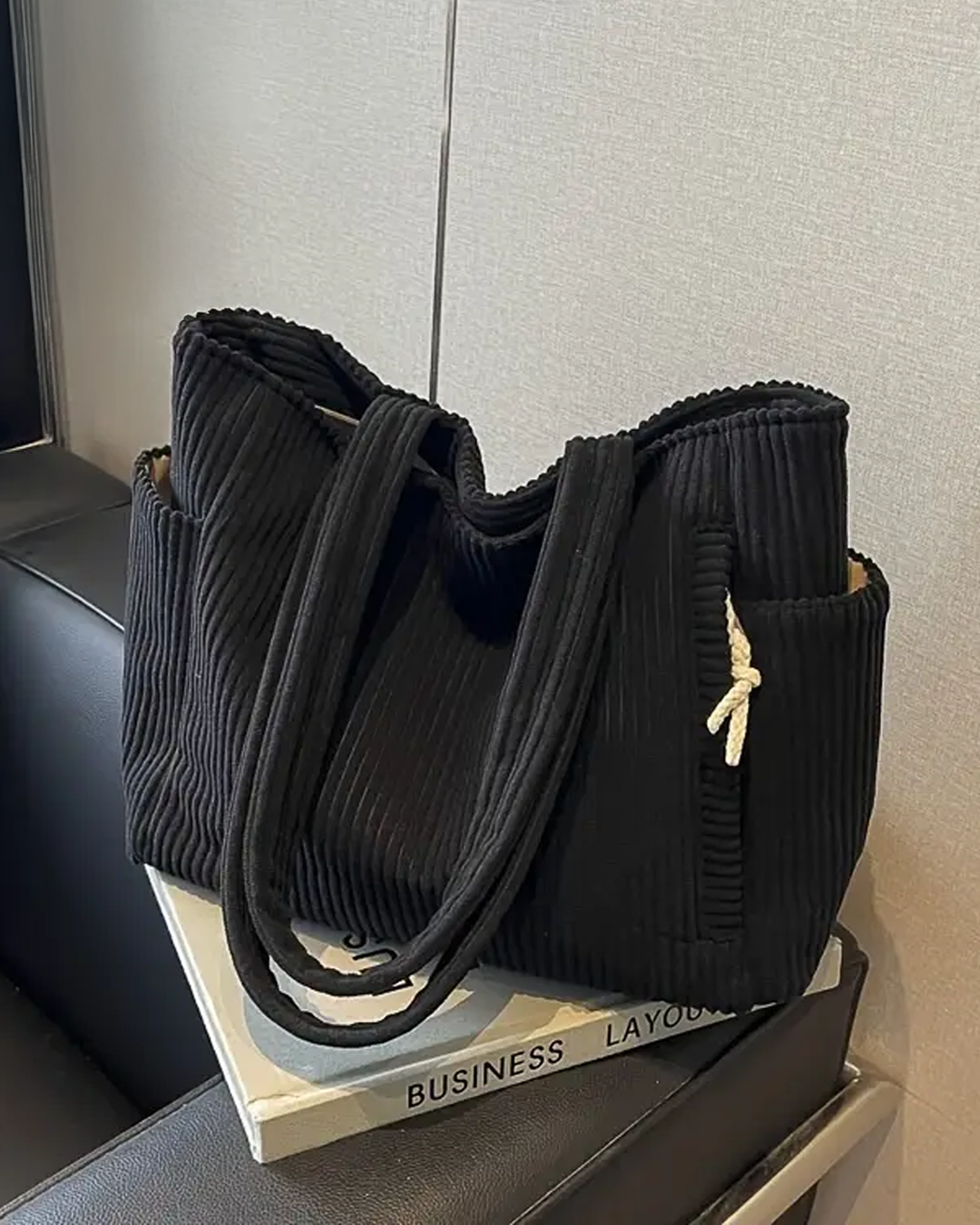 Varedo™ | Sort Rillet Tote taske