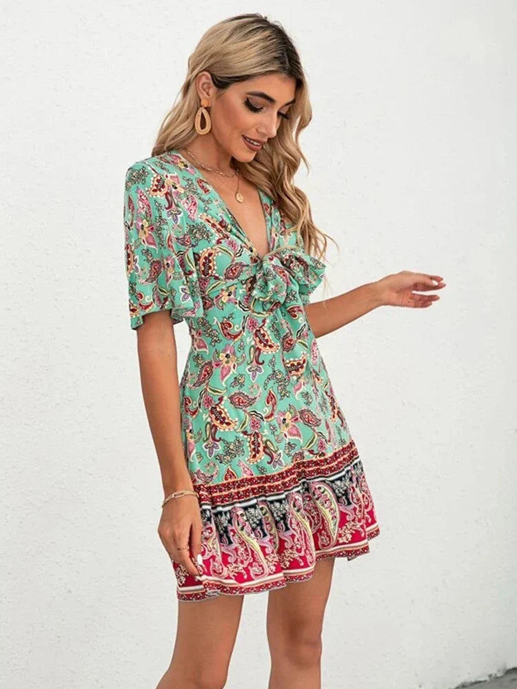 Delia | Stilfuld Paisley-Print Kjole med Bindebånd
