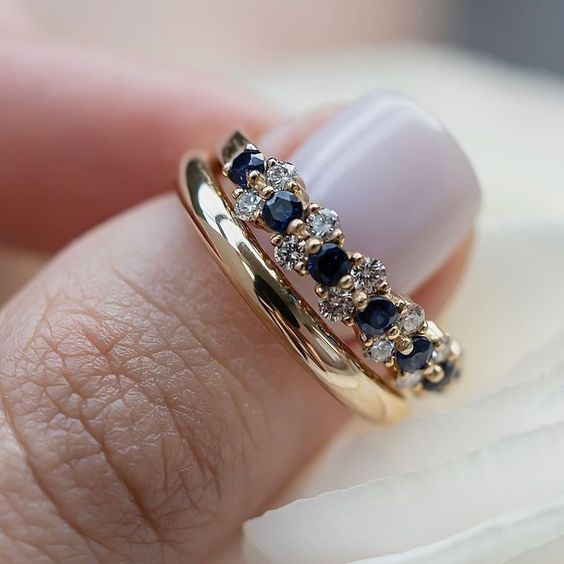 Elegant Vintage Guld Ring med Blå Zirkonia